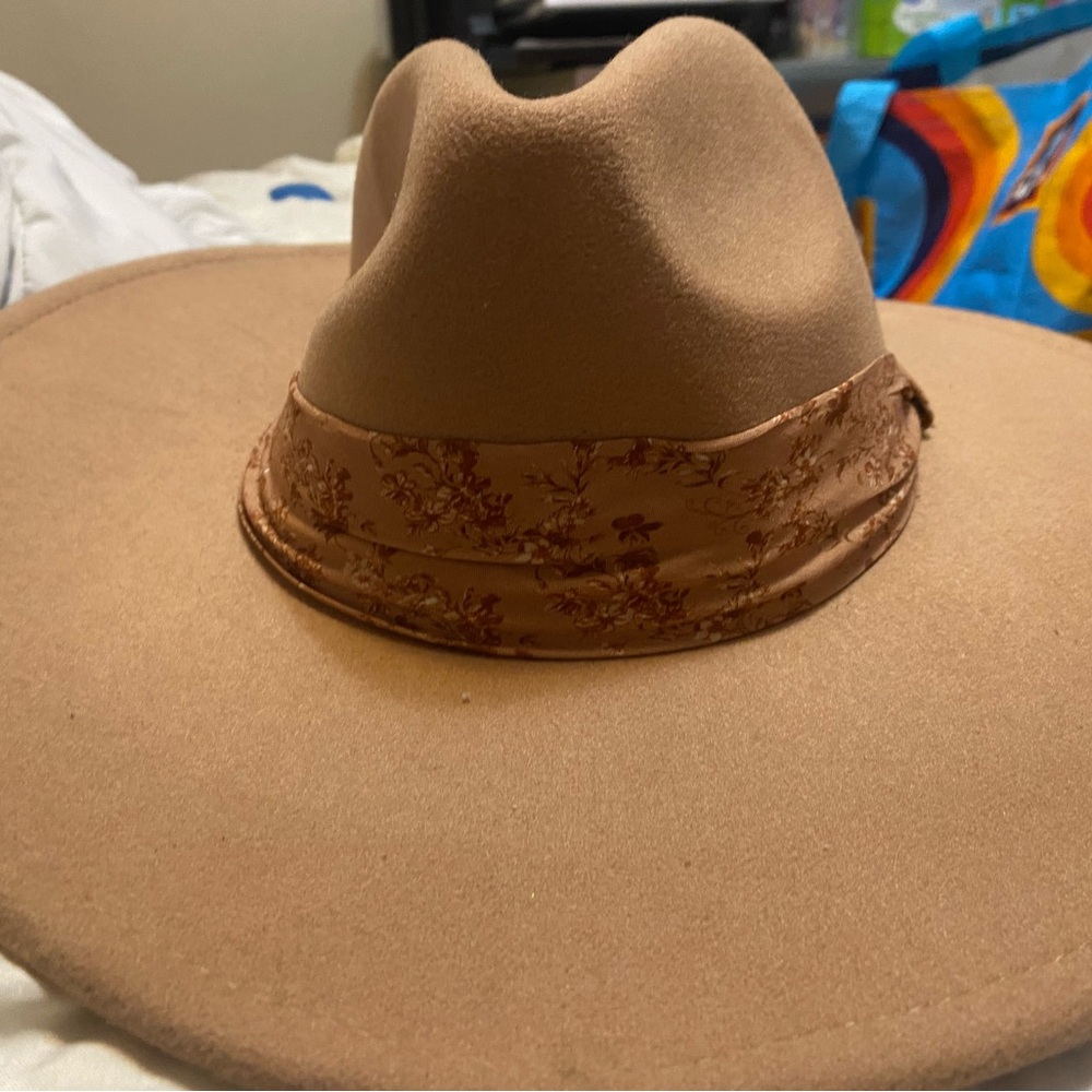 new hat never worn